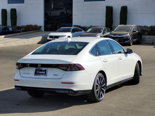 2025 Honda Accord Hybrid Touring