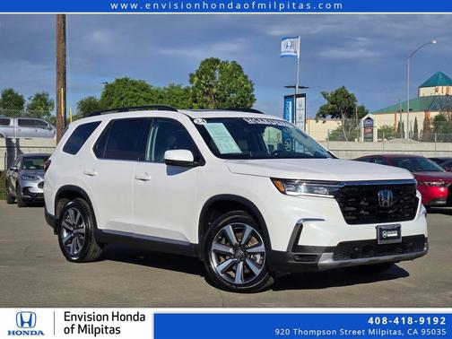Platinum White Pearl 2024 Honda Pilot Touring 8-Passenger