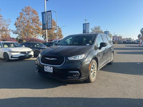 2023 Chrysler Pacifica Hybrid Touring L