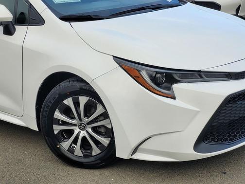 2022 Toyota Corolla Hybrid LE