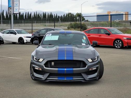 2017 Ford Shelby GT350 Base