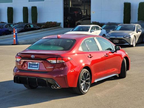 2024 Toyota Corolla Hybrid SE