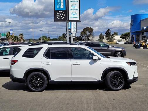 2025 Honda Pilot Touring 8-Passenger