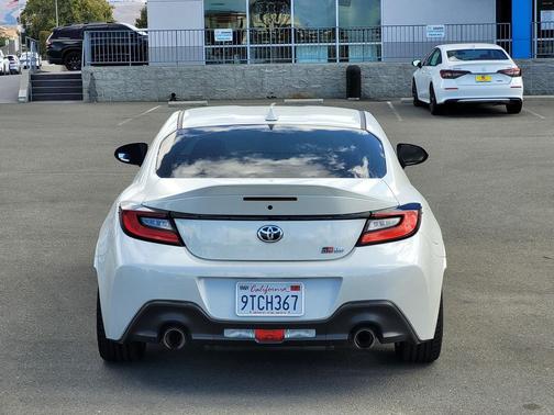 2025 Toyota GR86 Premium