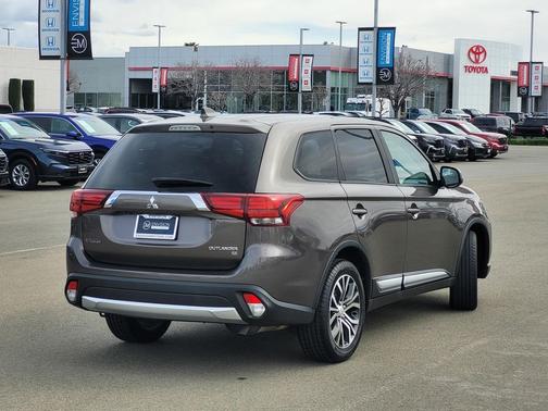 2018 Mitsubishi Outlander SE