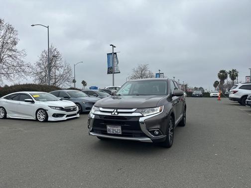 2018 Mitsubishi Outlander SE