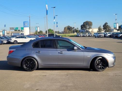 2008 BMW 528 528i
