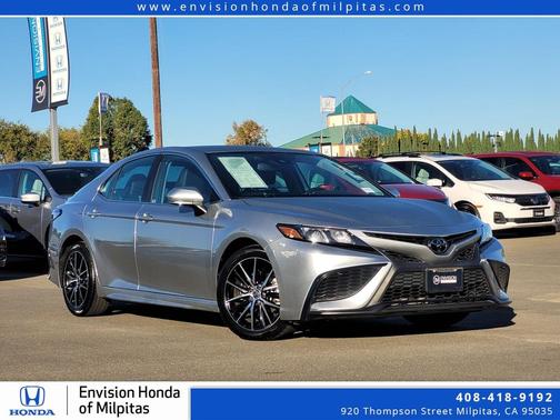 2022 Toyota Camry SE