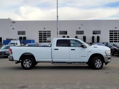 2024 RAM 3500 Big Horn Crew Cab 4x4 8' Box