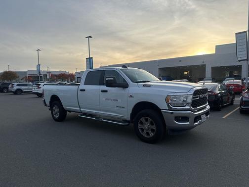 2024 RAM 3500 Big Horn Crew Cab 4x4 8' Box