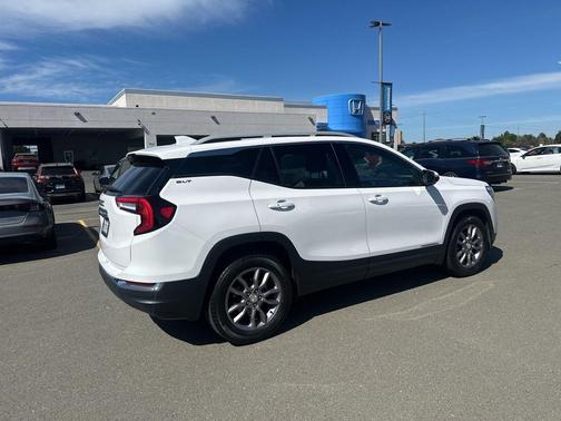 Summit White 2023 GMC Terrain SLT