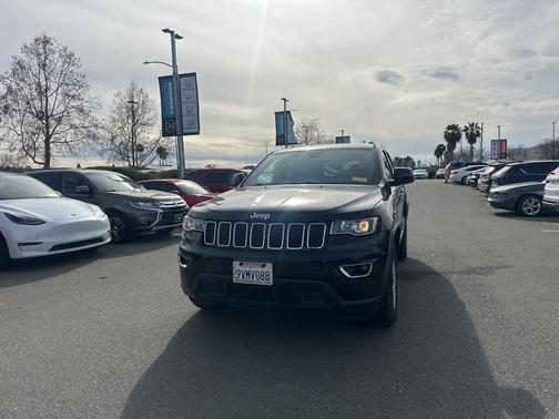 2017 Jeep Grand Cherokee Laredo