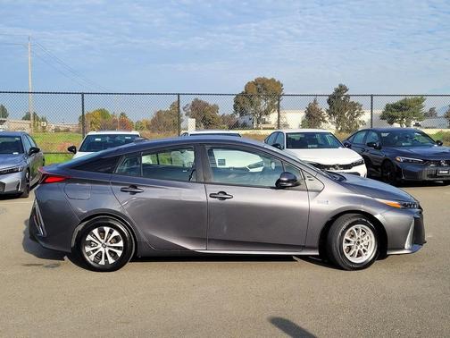 2021 Toyota Prius Prime XLE
