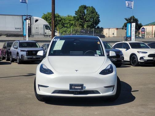 2025 Tesla Model Y Long Range Dual Motor All-Wheel Drive
