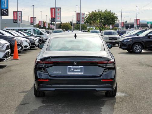 2025 Honda Accord LX 1.5T