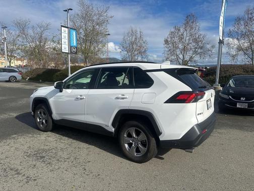 2023 Toyota RAV4 Hybrid XLE