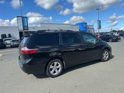 2015 Toyota Sienna LE