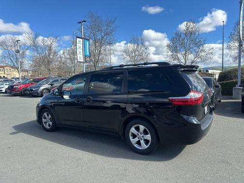 2015 Toyota Sienna LE