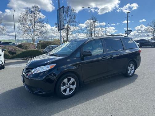 2015 Toyota Sienna LE