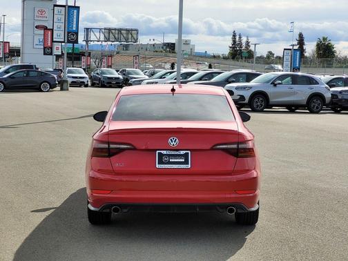 2019 Volkswagen Jetta GLI 2.0T S