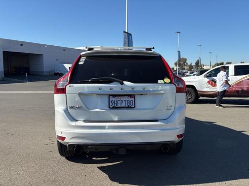 2016 Volvo XC60 T6 Drive-E R-Design