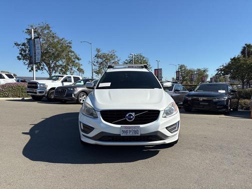 2016 Volvo XC60 T6 Drive-E R-Design