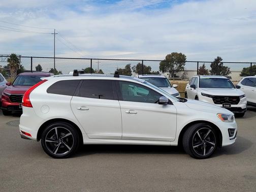 2016 Volvo XC60 T6 Drive-E R-Design