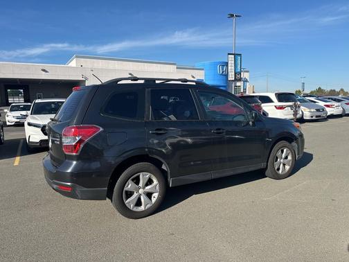 2015 Subaru Forester 2.5i