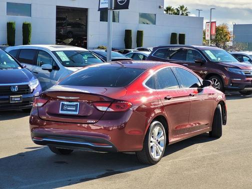 2016 Chrysler 200 Limited