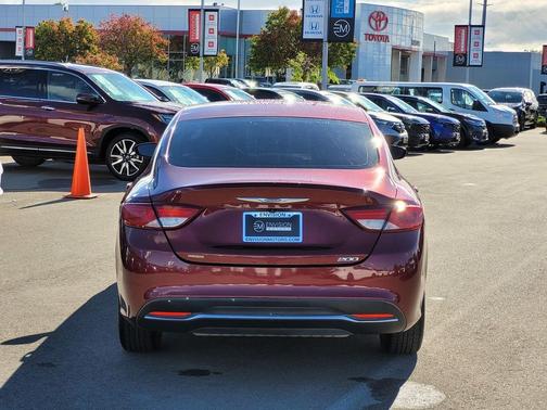 2016 Chrysler 200 Limited