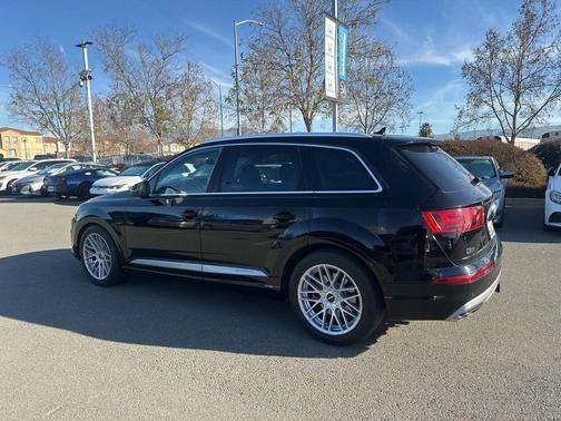 2017 Audi Q7 3.0T Premium