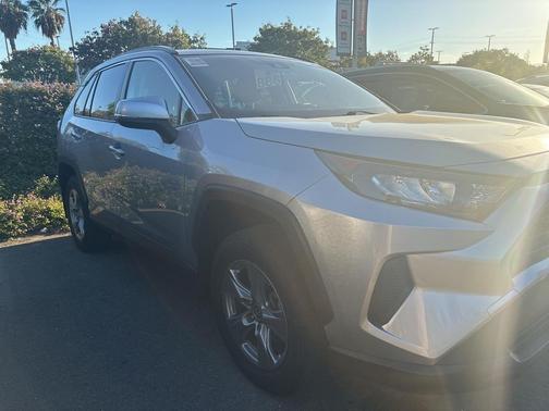 2022 Toyota RAV4 Hybrid LE