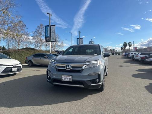 2022 Honda Pilot Touring 8-Passenger