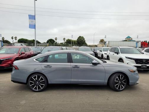 2025 Honda Accord Hybrid Touring