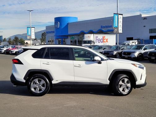 2023 Toyota RAV4 Hybrid XLE