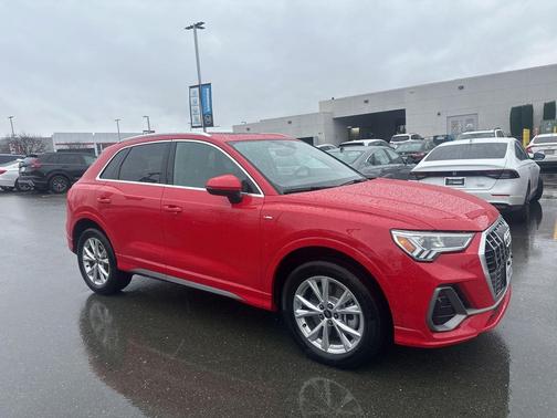 2025 Audi Q3 Premium 45 TFSI S line quattro Tiptronic