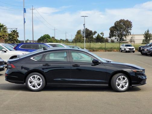 2025 Honda Accord LX 1.5T