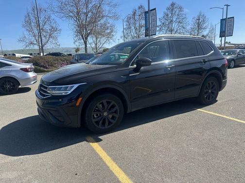 2024 Volkswagen Tiguan 2.0T SE 4MOTION