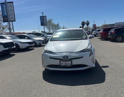Blizzard Pearl 2018 Toyota Prius Two