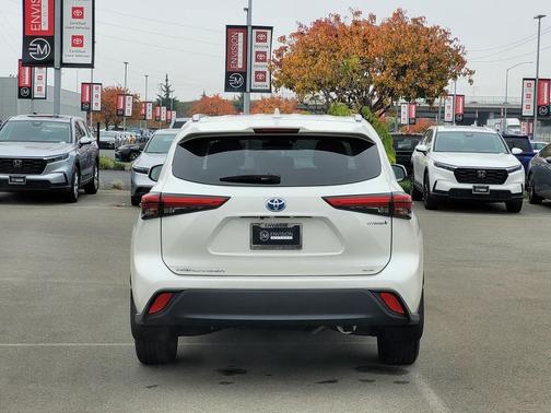 2021 Toyota Highlander Hybrid XLE