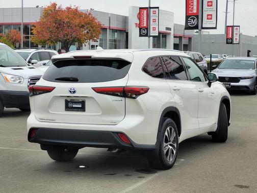 2021 Toyota Highlander Hybrid XLE