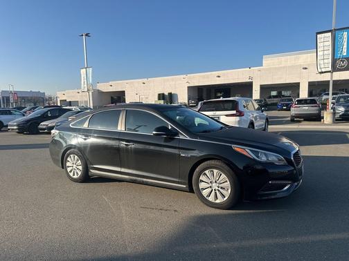 2017 Hyundai SONATA Hybrid SE