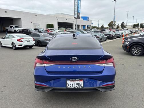 2021 Hyundai ELANTRA SEL