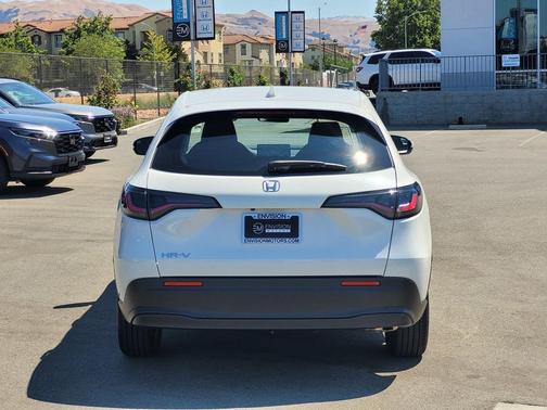 2025 Honda HR-V LX