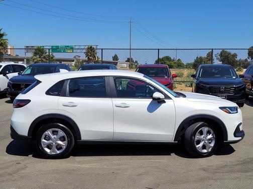 2025 Honda HR-V LX