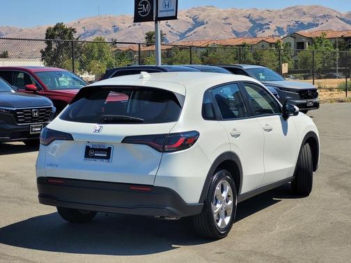 2025 Honda HR-V LX