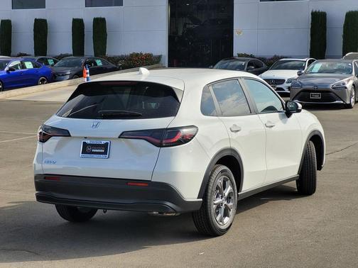 2026 Honda HR-V LX