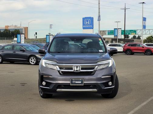 2022 Honda Pilot Touring 8-Passenger