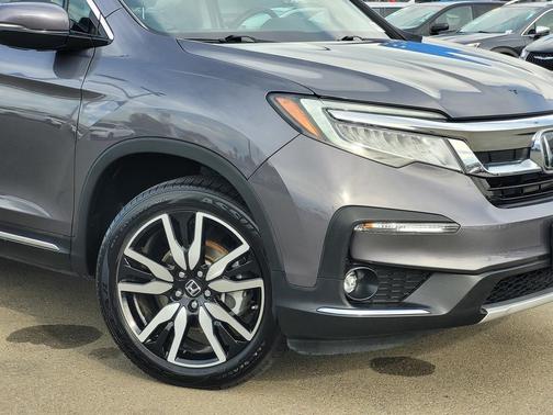 2022 Honda Pilot Touring 8-Passenger