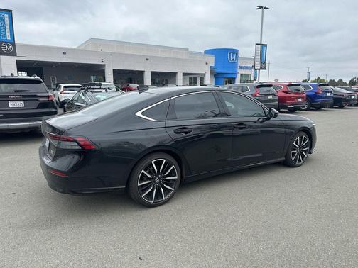 2025 Honda Accord Hybrid Touring